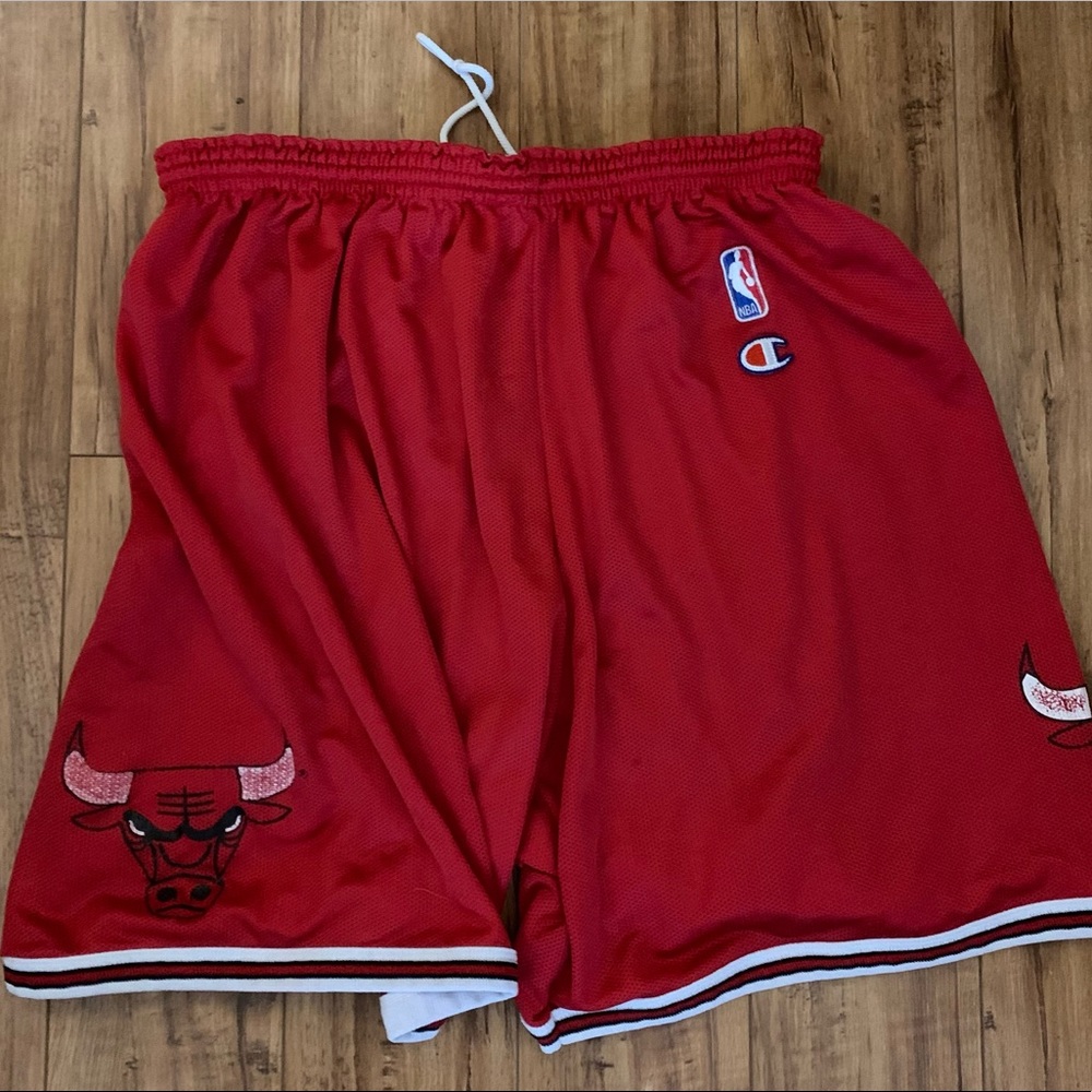 Chicago Bulls NBA Champion 90s vintage basketball shorts
